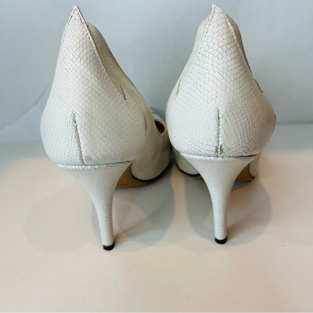 Isabel Marant White Suede and Leather Pointed Toe Heels - Picture 10 of 11